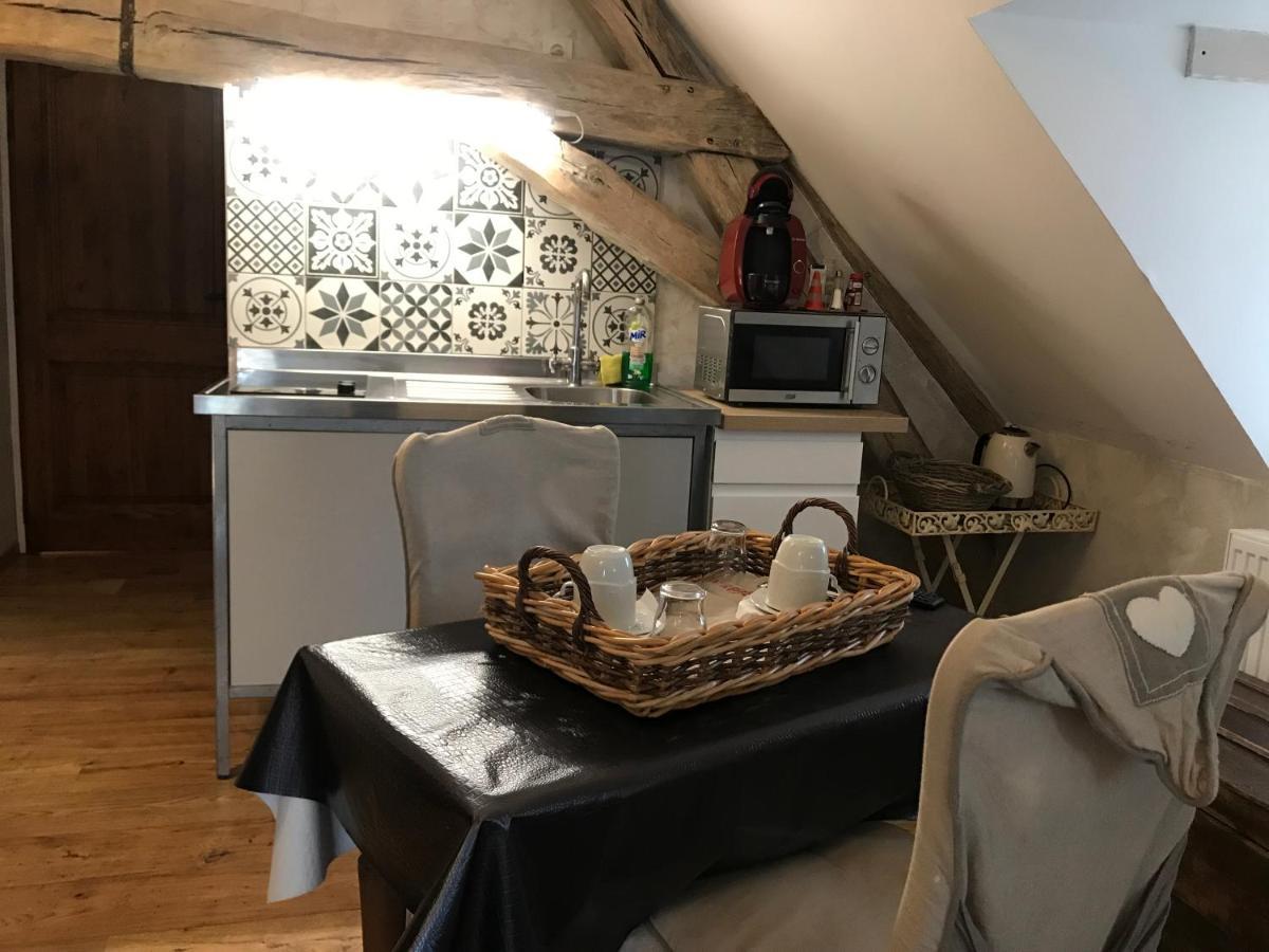 Aux Logis De La Solre Bed & Breakfast Ferriere-la-Petite Luaran gambar
