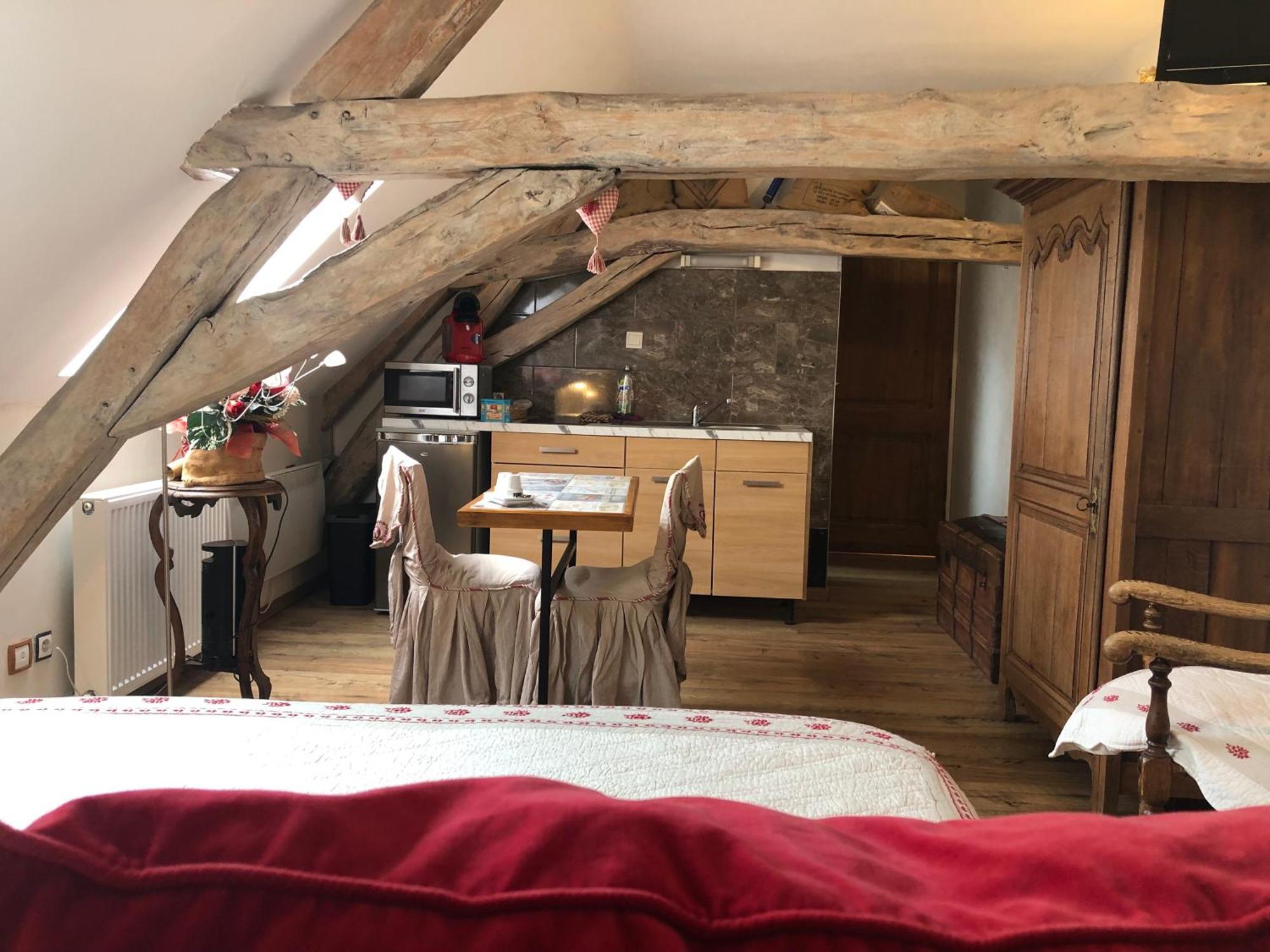 Aux Logis De La Solre Bed & Breakfast Ferriere-la-Petite Luaran gambar