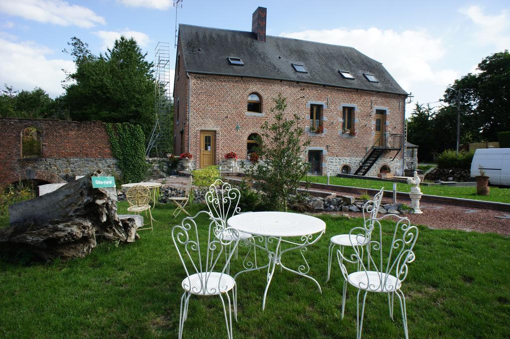 Aux Logis De La Solre Bed & Breakfast Ferriere-la-Petite Luaran gambar