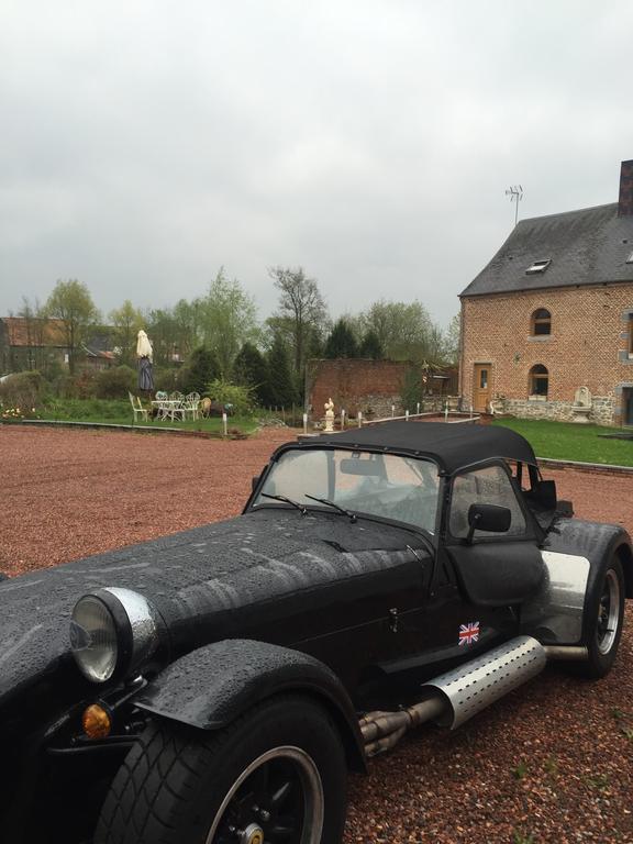 Aux Logis De La Solre Bed & Breakfast Ferriere-la-Petite Luaran gambar