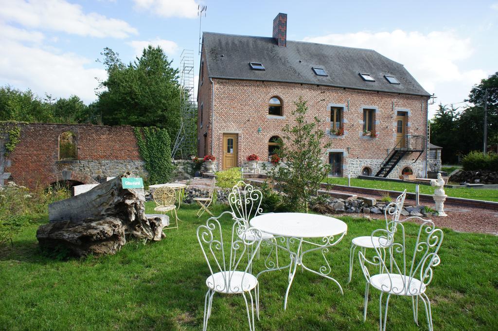 Aux Logis De La Solre Bed & Breakfast Ferriere-la-Petite Luaran gambar