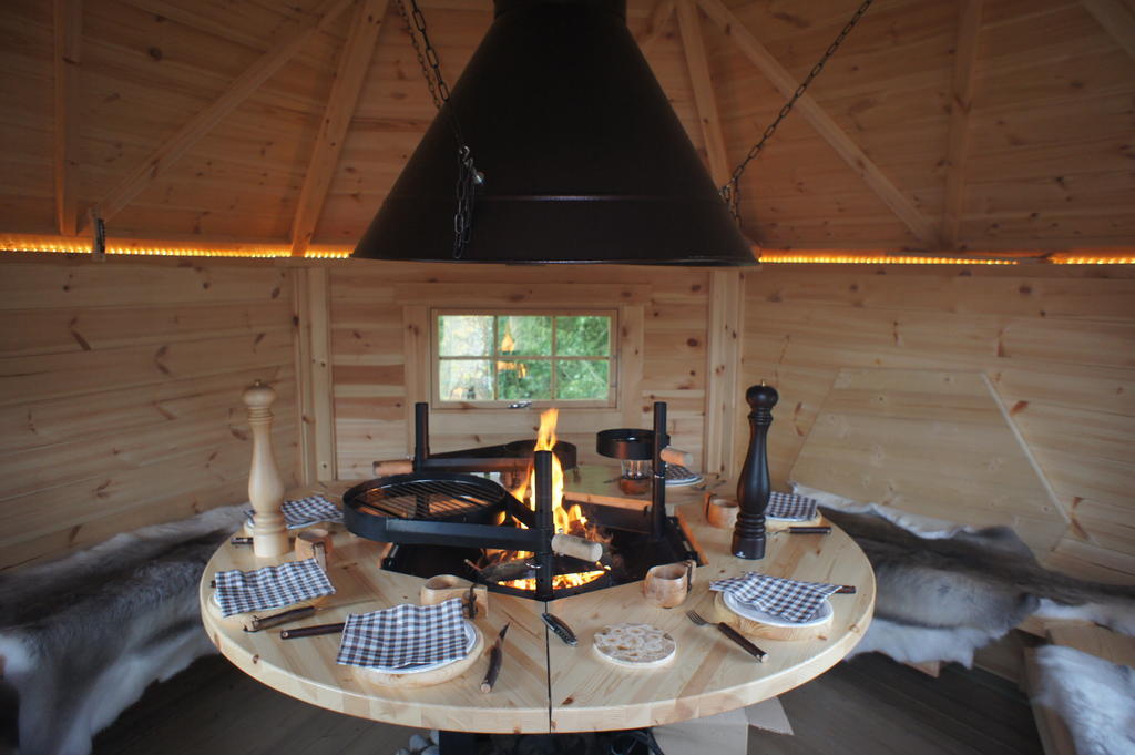 Aux Logis De La Solre Bed & Breakfast Ferriere-la-Petite Luaran gambar