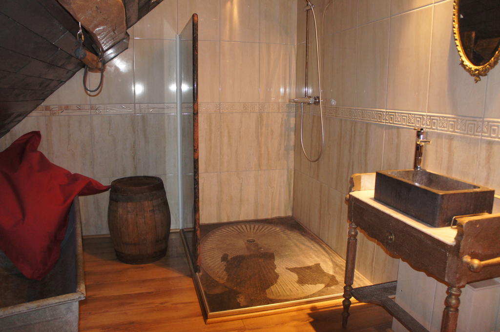 Aux Logis De La Solre Bed & Breakfast Ferriere-la-Petite Bilik gambar