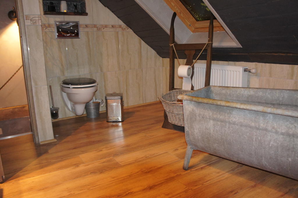 Aux Logis De La Solre Bed & Breakfast Ferriere-la-Petite Bilik gambar