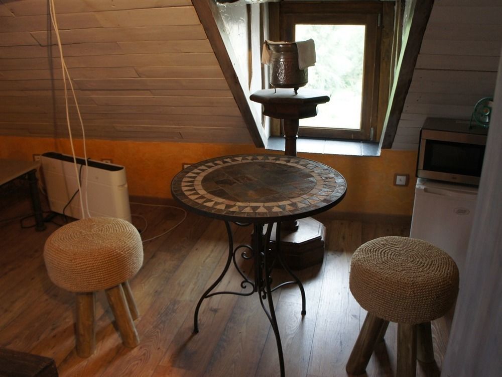 Aux Logis De La Solre Bed & Breakfast Ferriere-la-Petite Luaran gambar